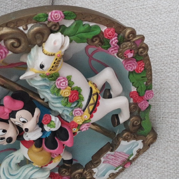 DISNEY MICKEY MOUSE & MINNIE 3 D WEDDING MUSICAL PLATE...VINTAGE - Picture 11 of 11